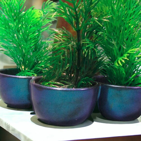 Aquarium Decoration  - Gold and Blue Bouquet Holder with Flower Plant. - Picture 5 of 6